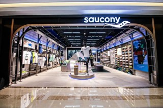 索康尼：被特步耽误的“始祖鸟”？