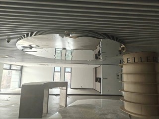 曾卖劳斯莱斯、保时捷等豪车，汽车销售巨头宝利德如今破产清算：杭州总部已人去楼空，义乌子公司贴上了封条