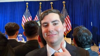 特朗普加密晚宴参加者吐槽：吃得糟透了，安保松懈，没机会和特朗普搭话