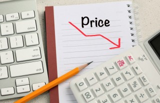 黄金价格与美元的关系是什么？