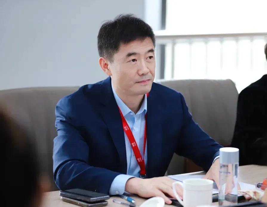 定了!沪农商行行长回归老东家任“一把手” 第2张 定了!沪农商行行长回归老东家任“一把手” 第2张