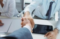 如何分析利率变动对经济的多方面影响？利率变动影响汇率的机制是怎样的？  第1张