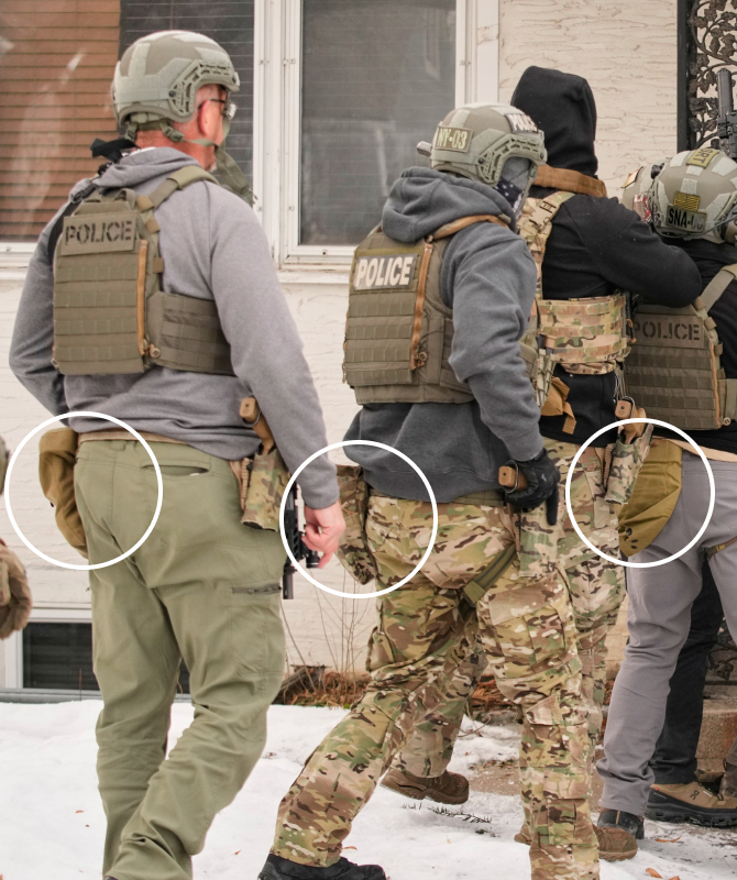 照片曝光！美媒：美移民执法行动部分武器疑似直接来自战场  第4张