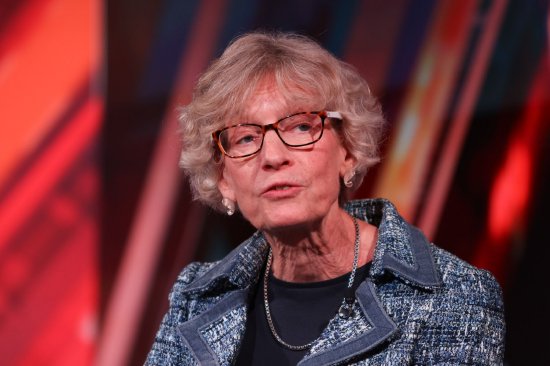 英国央行的Mann主张按兵不动以确保通胀预期受控  第1张