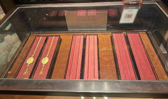 老铺黄金涨价！克均价逼近3000元  第1张